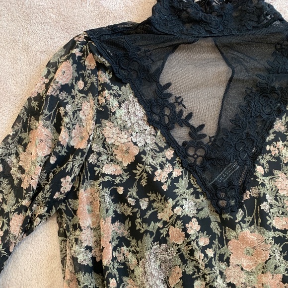 Victorian style lace boho floral dress - Picture 5 of 9